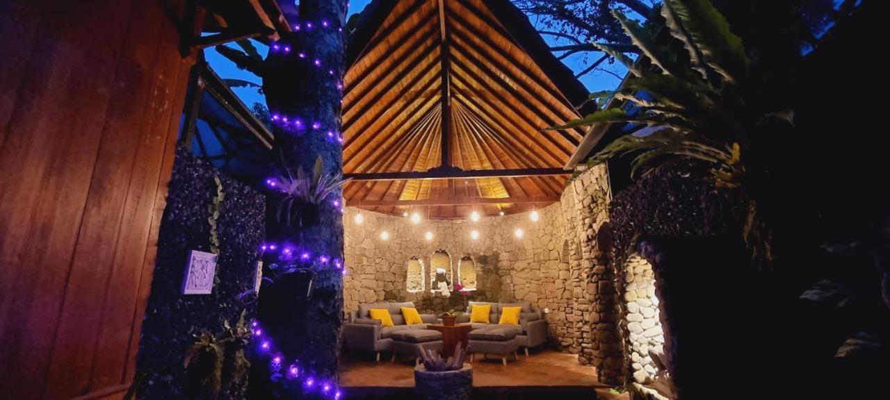 Avalon Ubud Castle & Spa Exterior photo