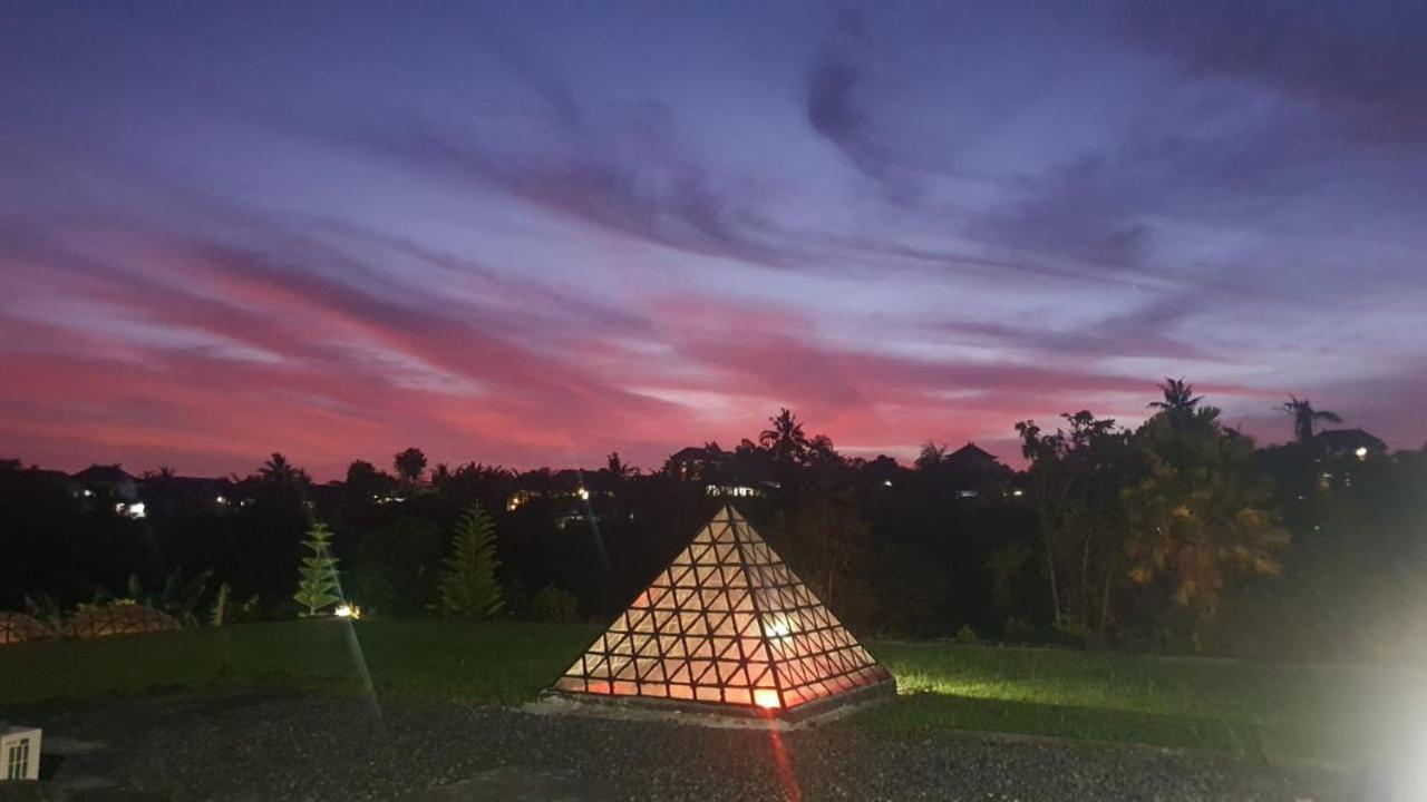 Avalon Ubud Castle & Spa Exterior photo