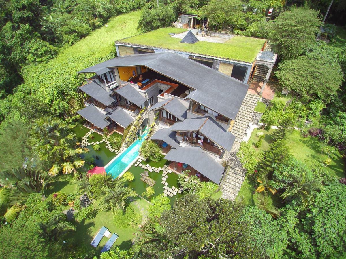 Avalon Ubud Castle & Spa Exterior photo